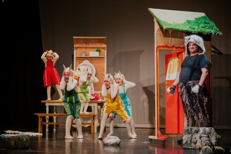 Vuk i sedam kozlića scena